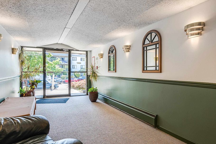 104 252 W 2nd Street North Vancouver, BC - 25