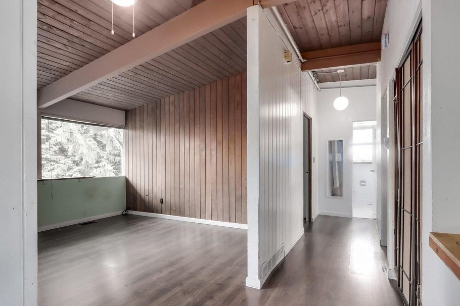 2701 St. Christophers Road North Vancouver, BC - 4