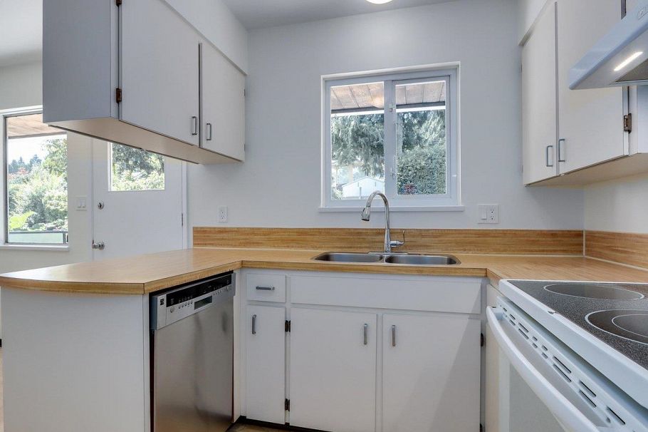 893 Huntingdon Crescent North Vancouver, BC - 9