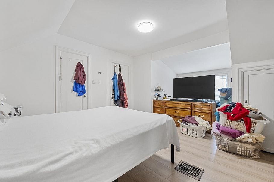 3229 W 24th Avenue Vancouver, BC - 18