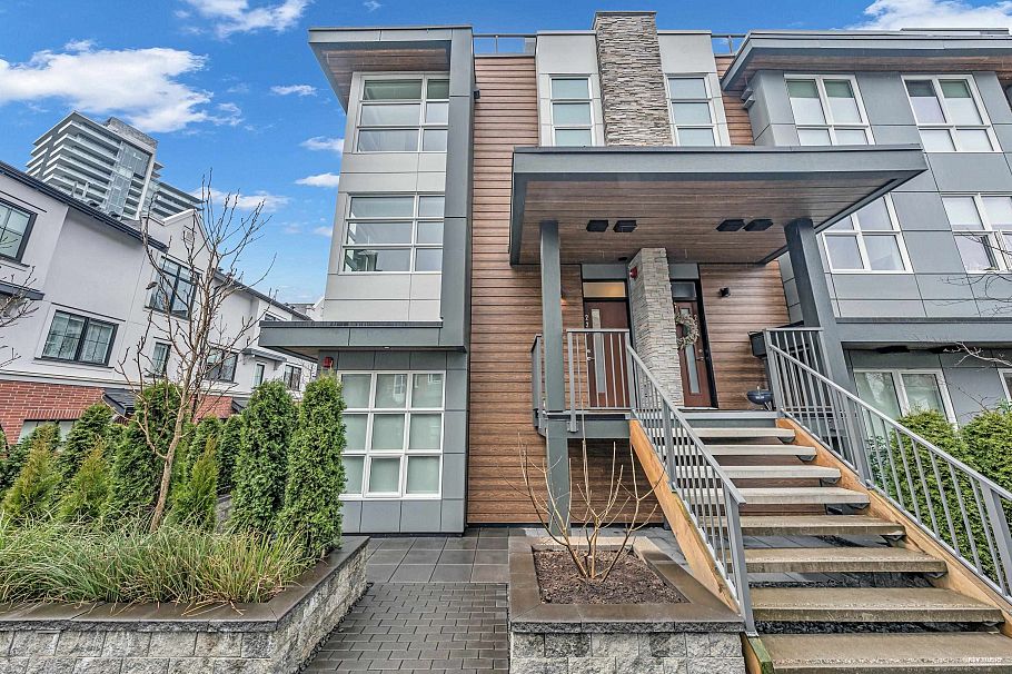 227 2060 Curling Road North Vancouver, BC - 2