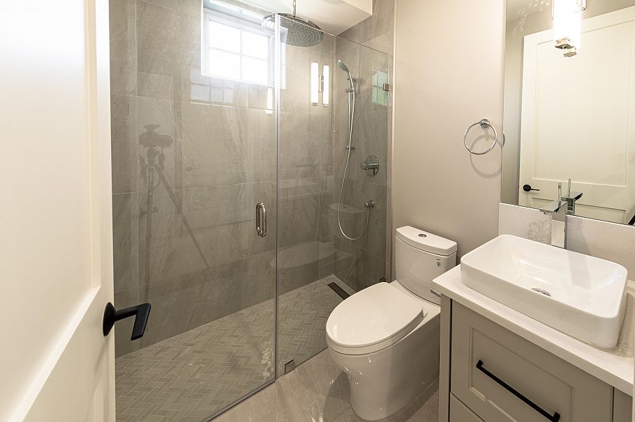 4089 W 19th Avenue Vancouver, BC - 27