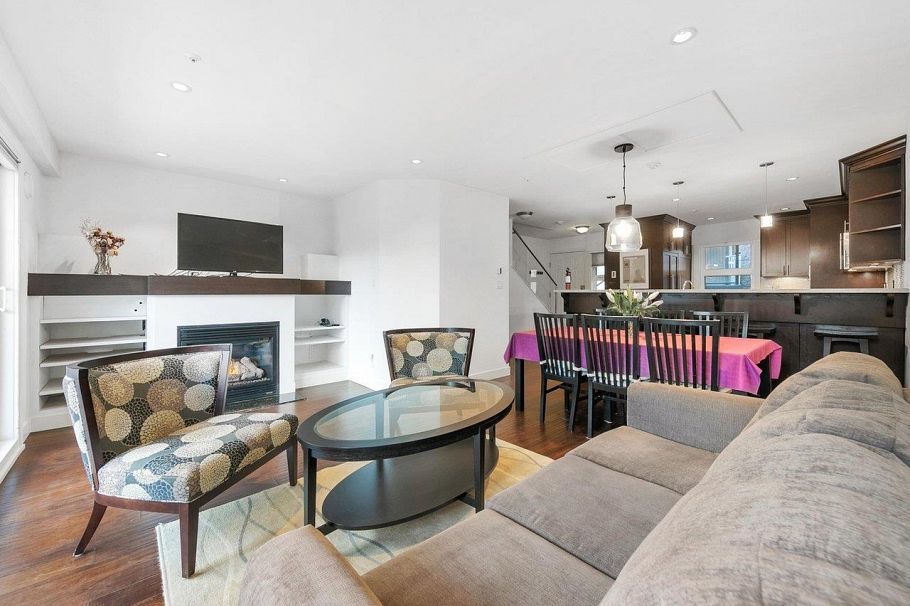 204 3788 W 10th Avenue Vancouver, BC - 1