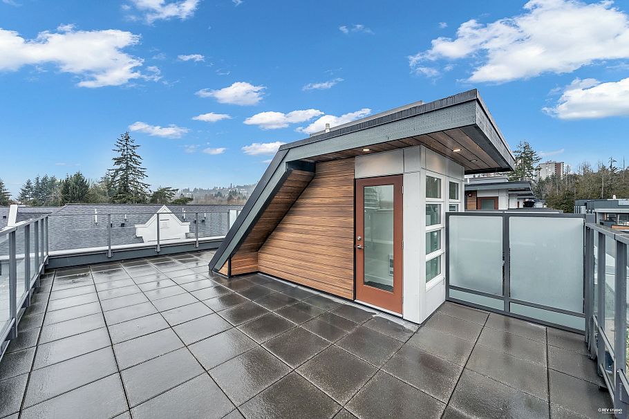 227 2060 Curling Road North Vancouver, BC - 26