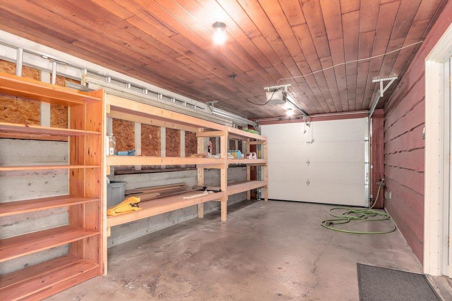 893 Huntingdon Crescent North Vancouver, BC - 35