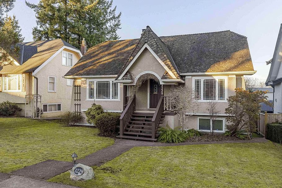 3229 W 24th Avenue Vancouver, BC - 2