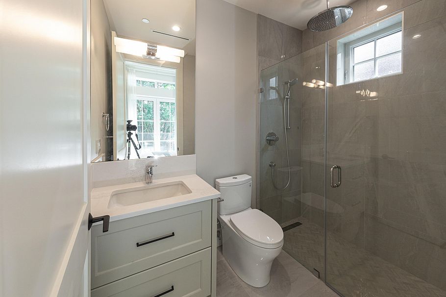 4089 W 19th Avenue Vancouver, BC - 28