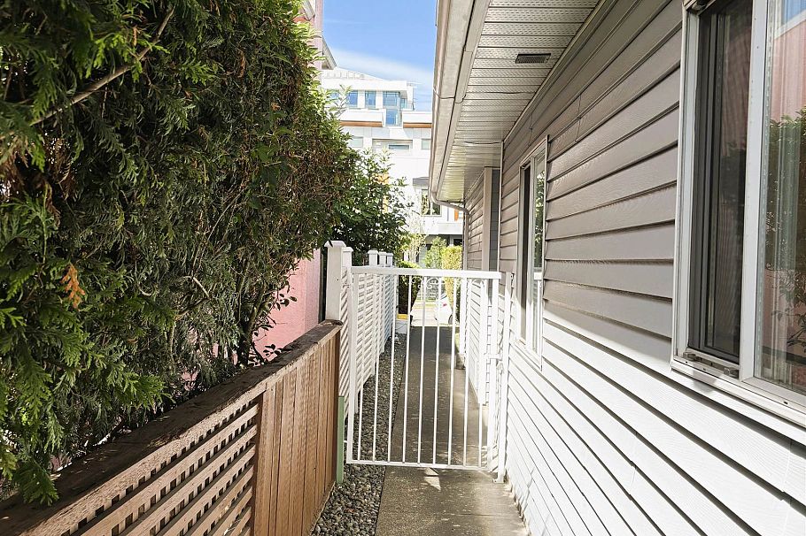 8348 French Street Vancouver, BC - 24