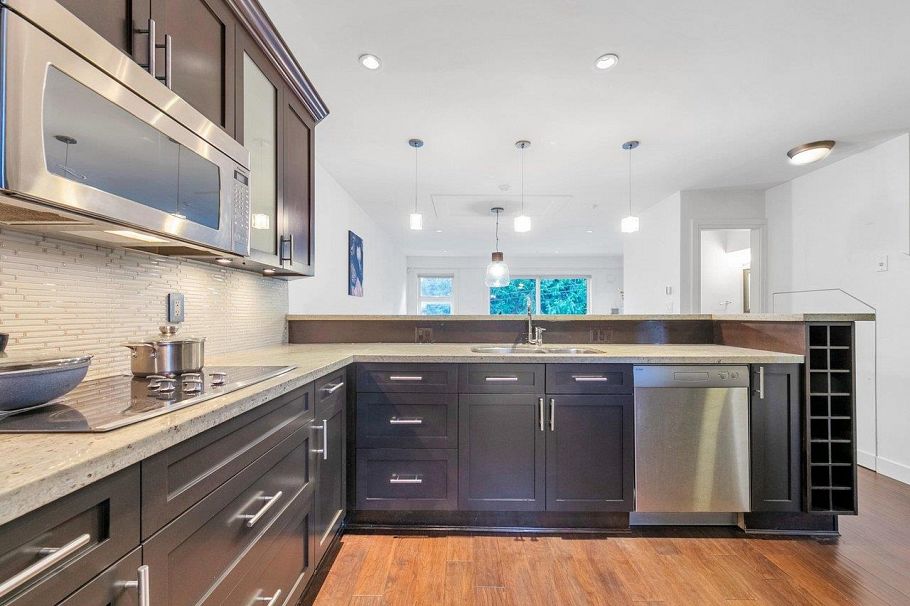 204 3788 W 10th Avenue Vancouver, BC - 5