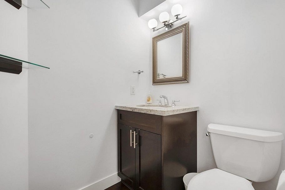 204 3788 W 10th Avenue Vancouver, BC - 12