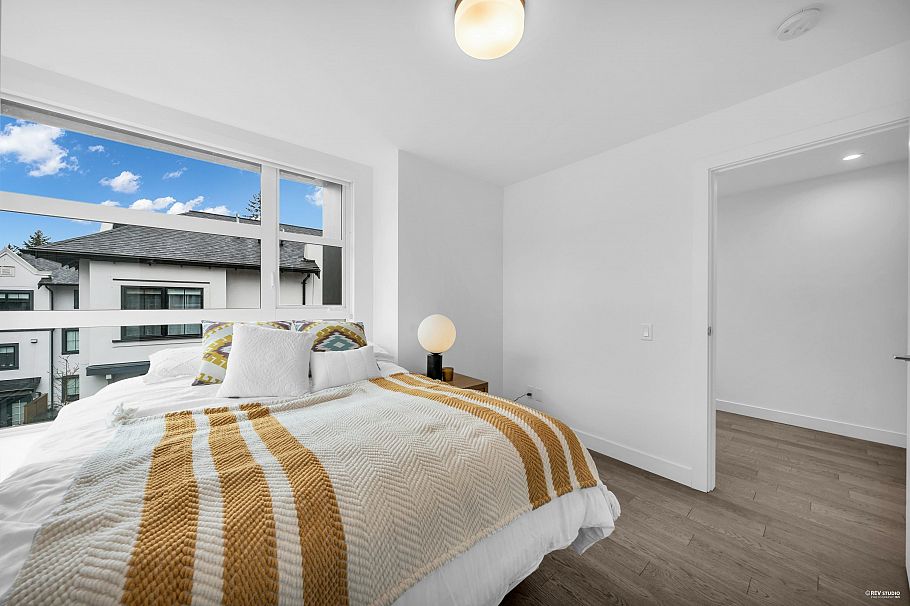 227 2060 Curling Road North Vancouver, BC - 21