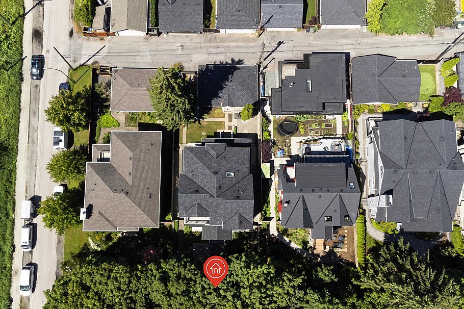 4089 W 19th Avenue Vancouver, BC - 30