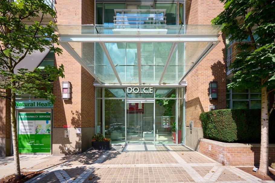 301 535 Smithe Street Vancouver, BC - 2