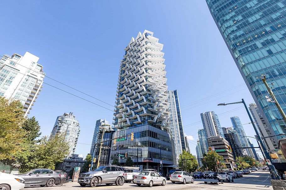 1701 620 Cardero Street Vancouver, BC - 1