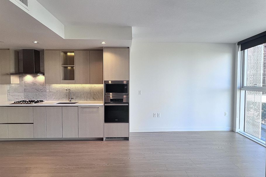 683 87 Nelson Street Vancouver, BC - 13