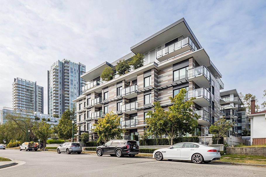 202 477 W 59th Avenue Vancouver, BC - 1