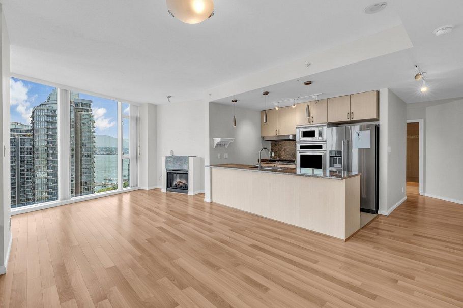 1905 1211 Melville Street Vancouver, BC - 6