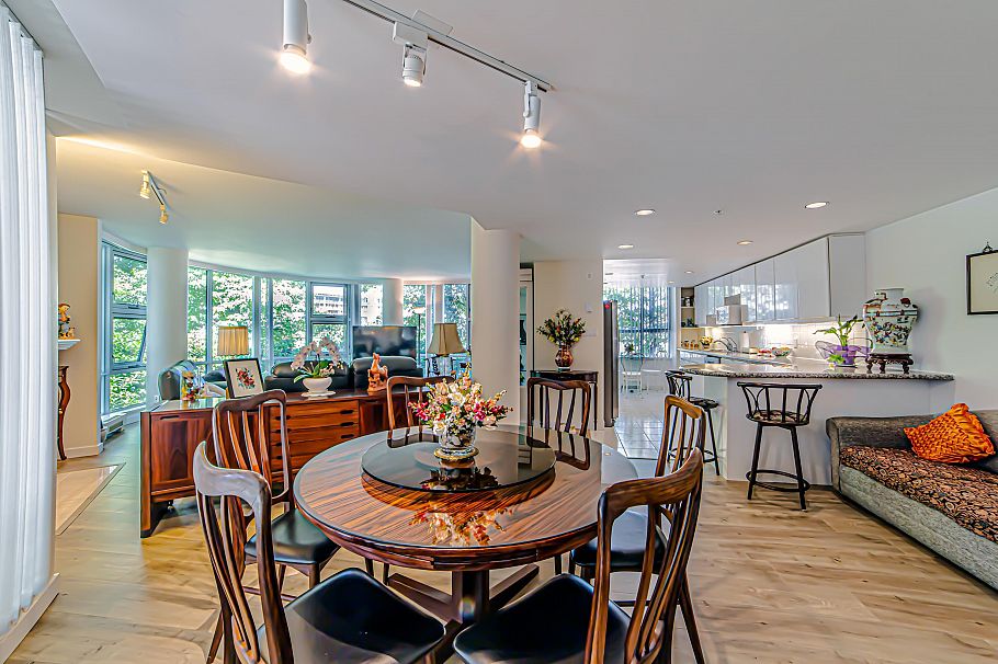 212 688 Fairchild Road Vancouver, BC - 6