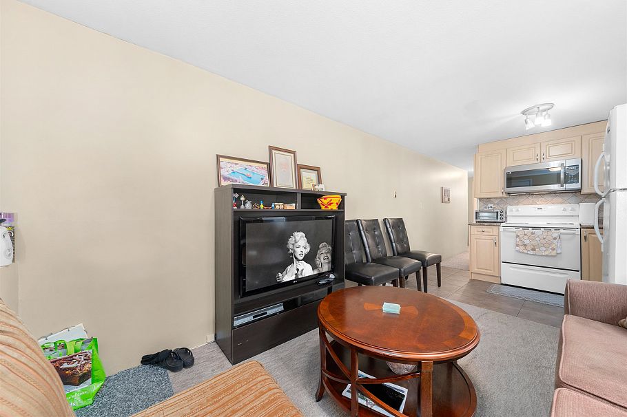 1288 E 59th Avenue Vancouver, BC - 9