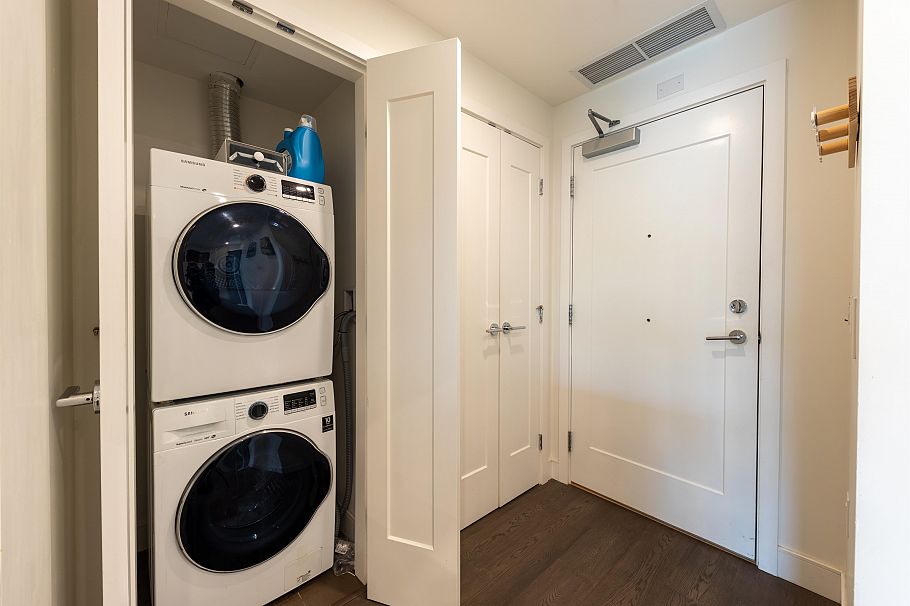 202 477 W 59th Avenue Vancouver, BC - 25