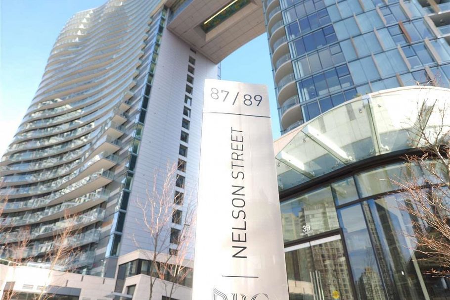 683 87 Nelson Street Vancouver, BC - 2