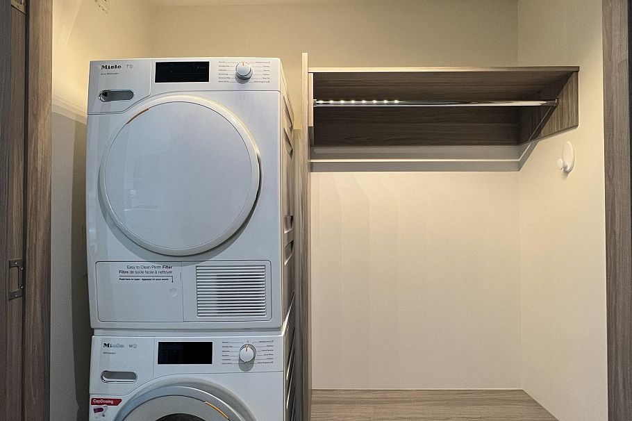 683 87 Nelson Street Vancouver, BC - 23