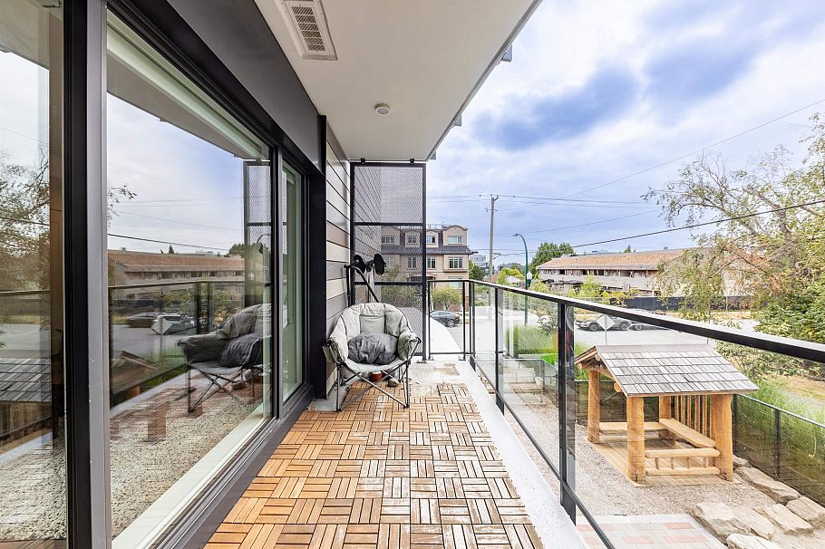 202 477 W 59th Avenue Vancouver, BC - 26