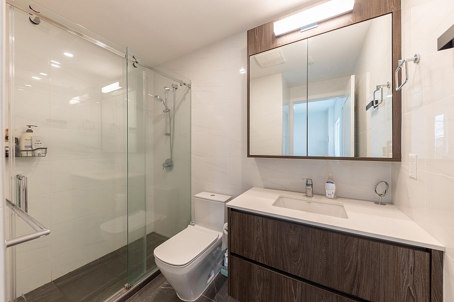 202 477 W 59th Avenue Vancouver, BC - 21