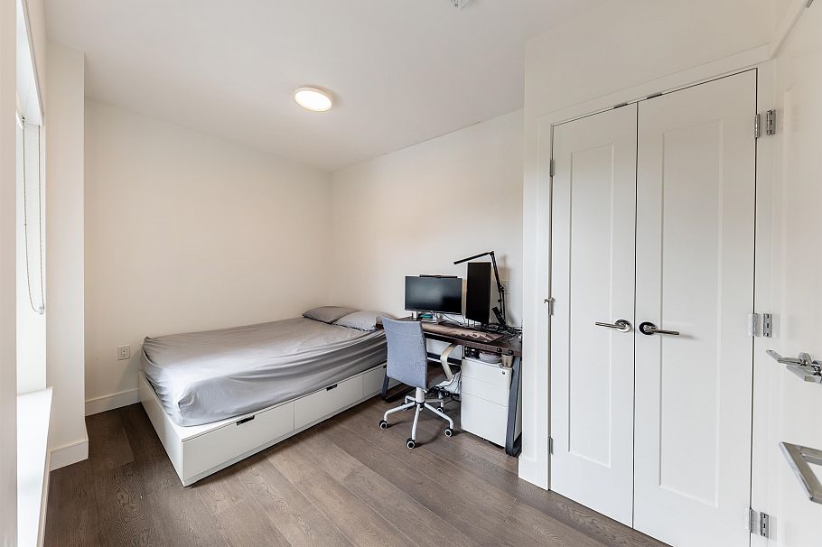 202 477 W 59th Avenue Vancouver, BC - 18