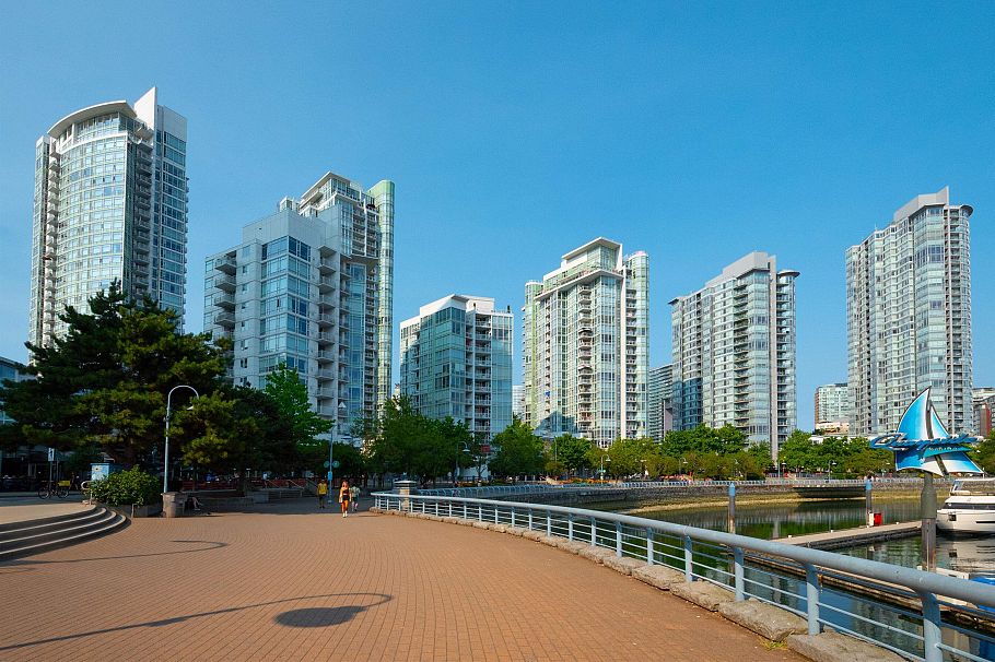 1703 198 Aquarius Mews Vancouver, BC - 34