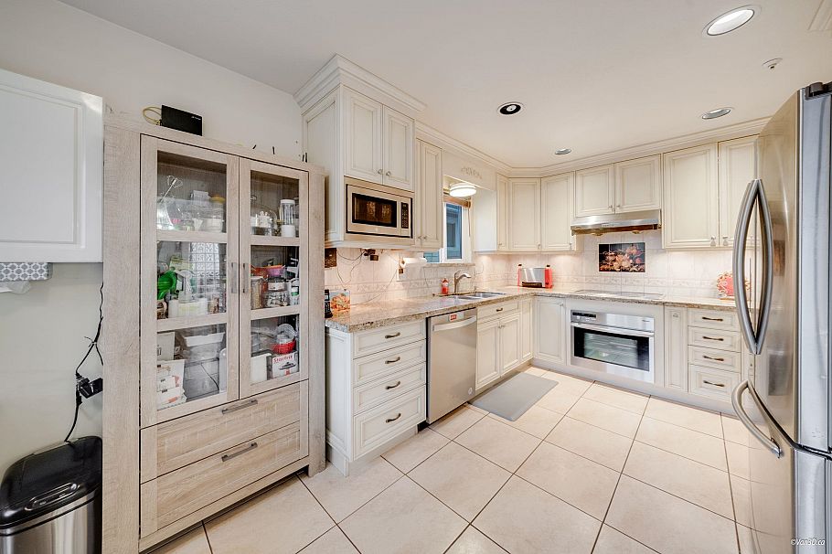 3436 Cambridge Street Vancouver, BC - 4