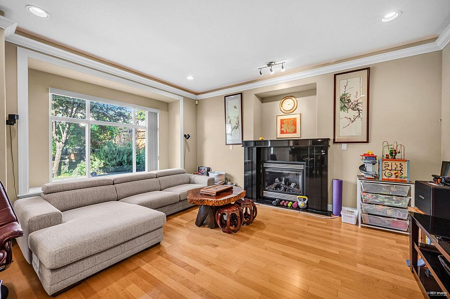 648 E 3rd Street North Vancouver, BC - 9