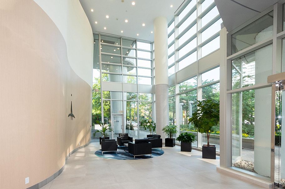 1703 198 Aquarius Mews Vancouver, BC - 32