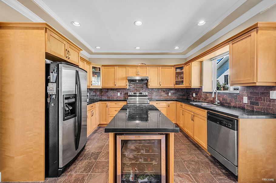 648 E 3rd Street North Vancouver, BC - 16