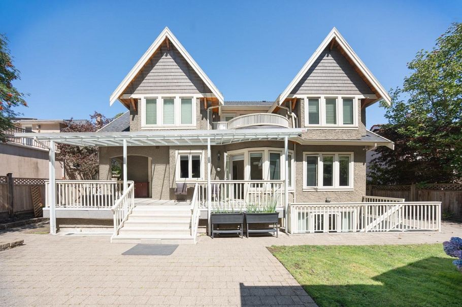 1030 W 33rd Avenue Vancouver, BC - 31