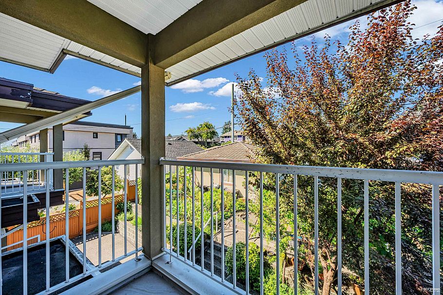 648 E 3rd Street North Vancouver, BC - 37