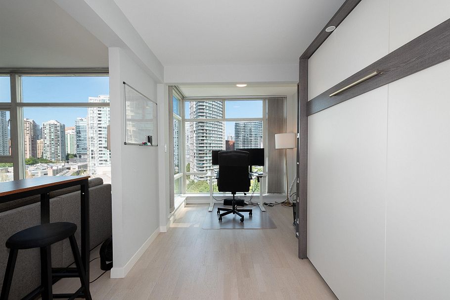 1703 198 Aquarius Mews Vancouver, BC - 15