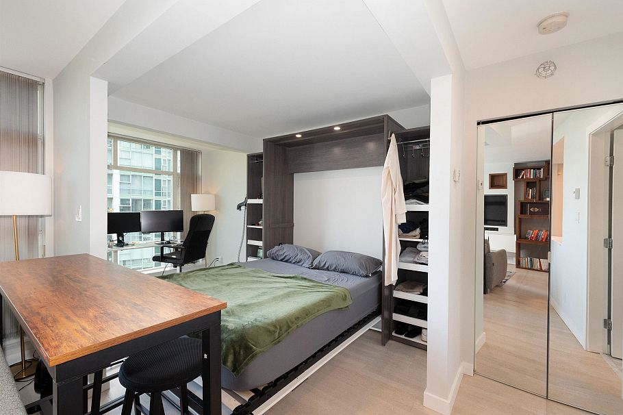 1703 198 Aquarius Mews Vancouver, BC - 12