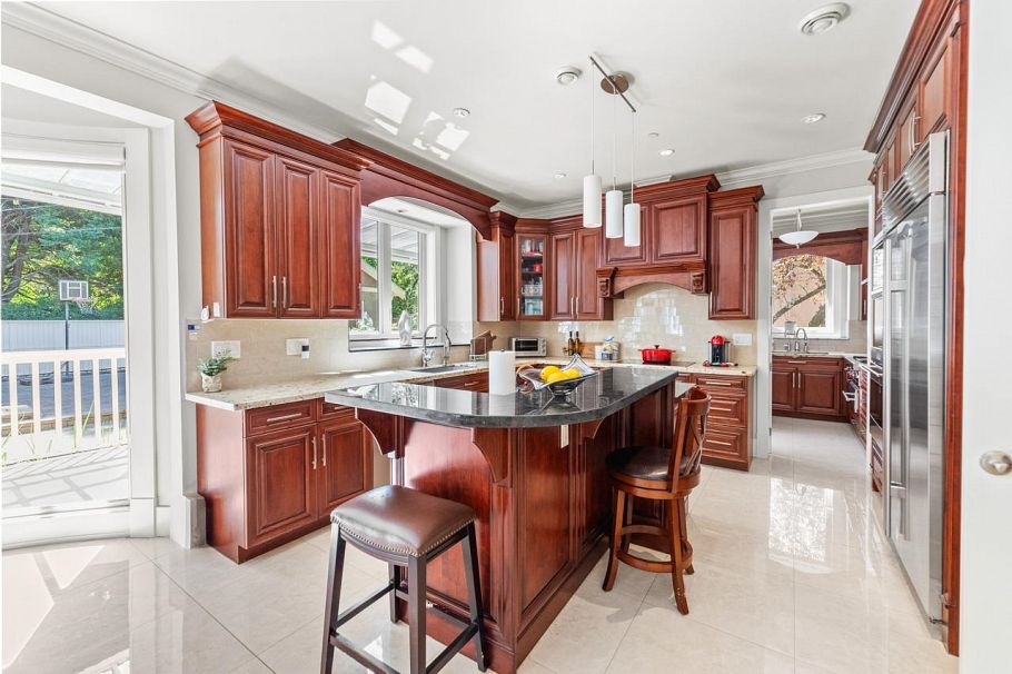 1030 W 33rd Avenue Vancouver, BC - 9