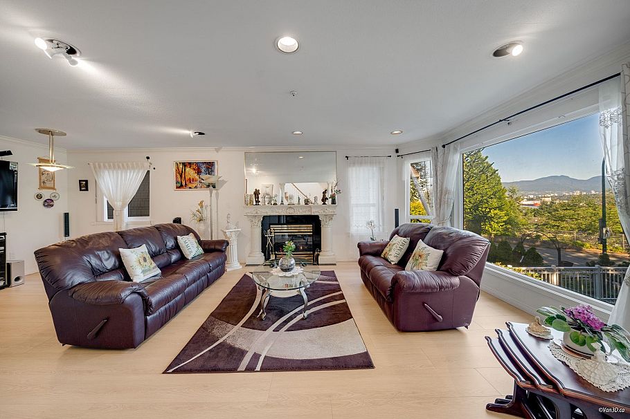 3436 Cambridge Street Vancouver, BC - 2