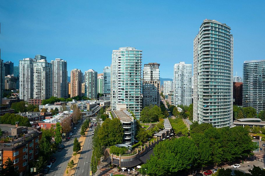 1703 198 Aquarius Mews Vancouver, BC - 18