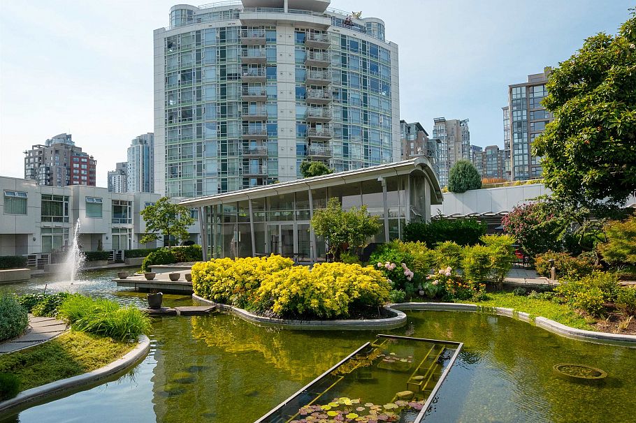 1703 198 Aquarius Mews Vancouver, BC - 31