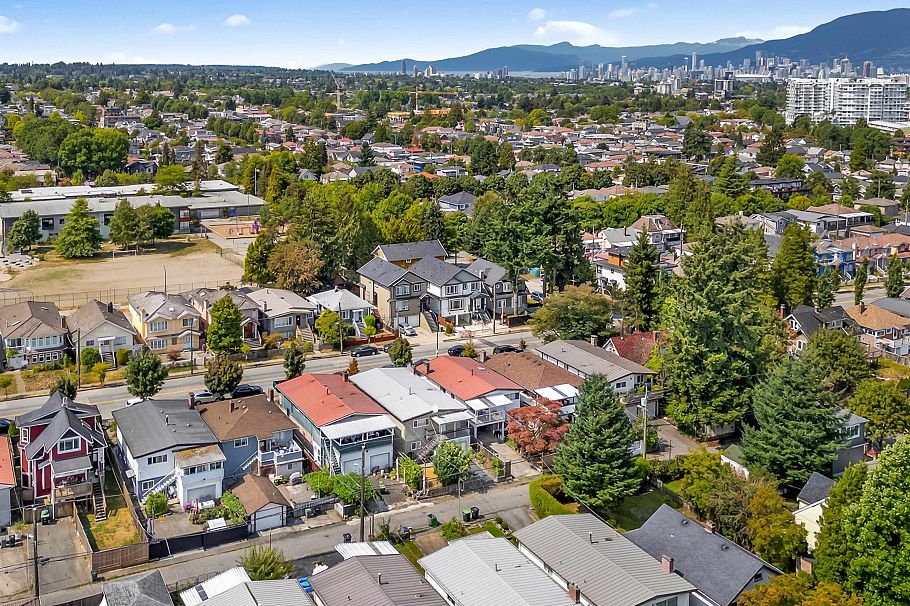 1 5221 Clarendon Street Vancouver, BC - 38