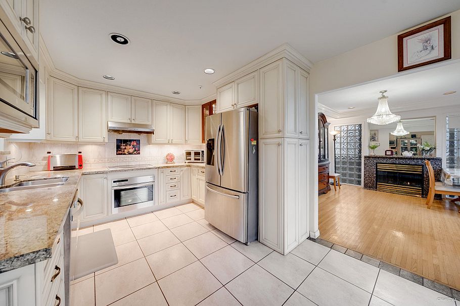 3436 Cambridge Street Vancouver, BC - 3