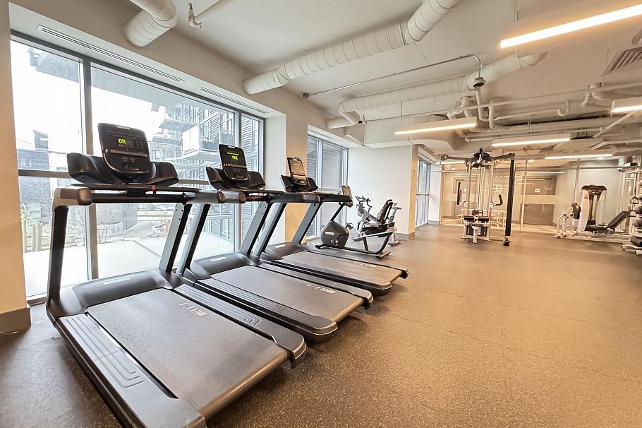 902 3430 E Kent Avenue South Vancouver, BC - 4