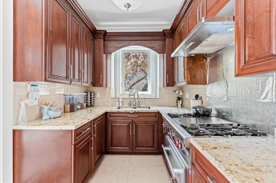 1030 W 33rd Avenue Vancouver, BC - 11