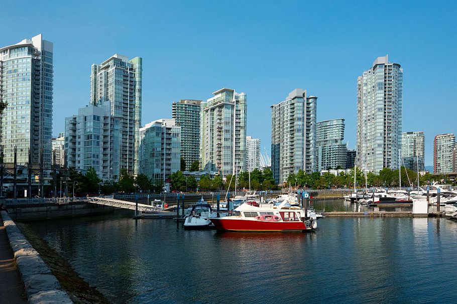 1703 198 Aquarius Mews Vancouver, BC - 35