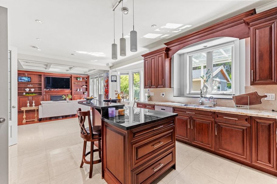 1030 W 33rd Avenue Vancouver, BC - 12