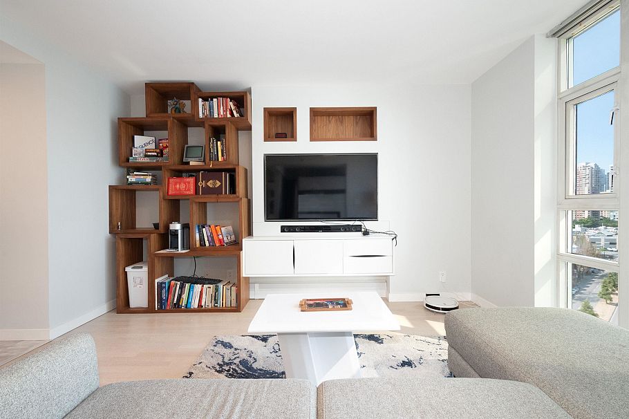 1703 198 Aquarius Mews Vancouver, BC - 2