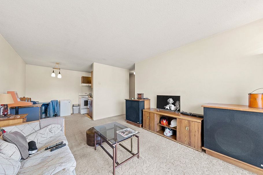 309 135 W 21st Street North Vancouver, BC - 11